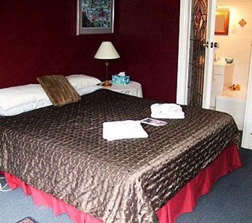 Hulmes Court Bed & Breakfast