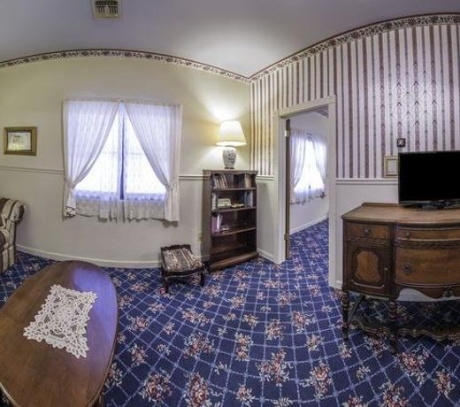 Historic Cary House Hotel