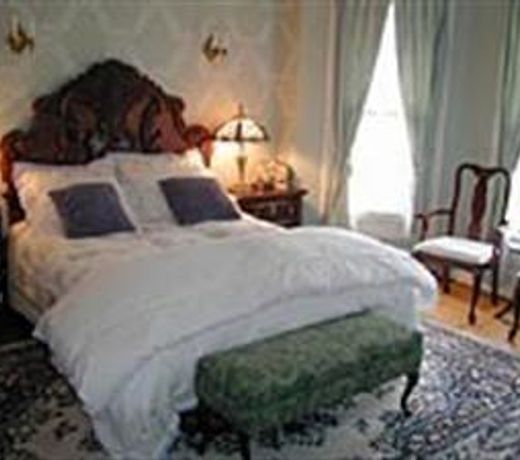 ALBERT SHAFSKY HOUSE
