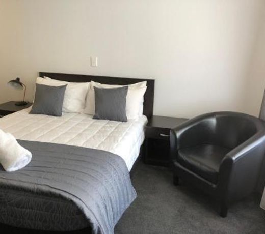 Durham Court Motor Inn