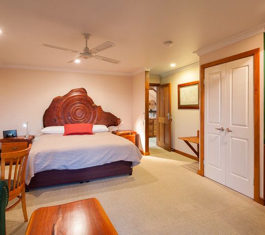 Artisan Spa Views 5 bedrooms 4 bathrooms