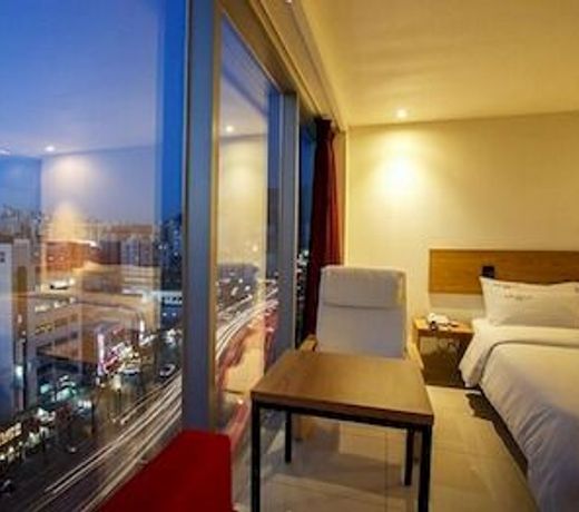 La Villa Hotel