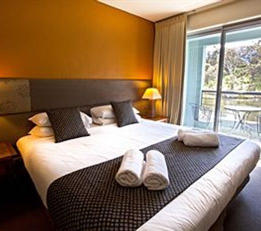 Novotel Lake Crackenback Resort & Spa