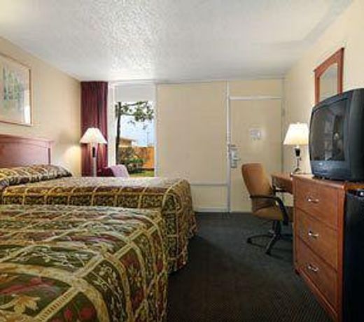 Super 8 by Wyndham Baton Rouge/I-10