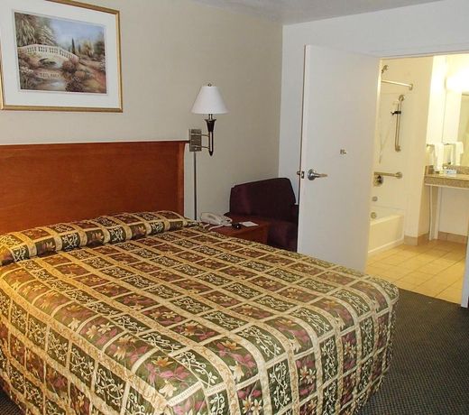 Super 8 by Wyndham Baton Rouge/I-10