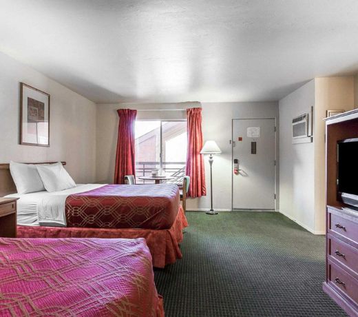 Econo Lodge Inn & Suites Durango