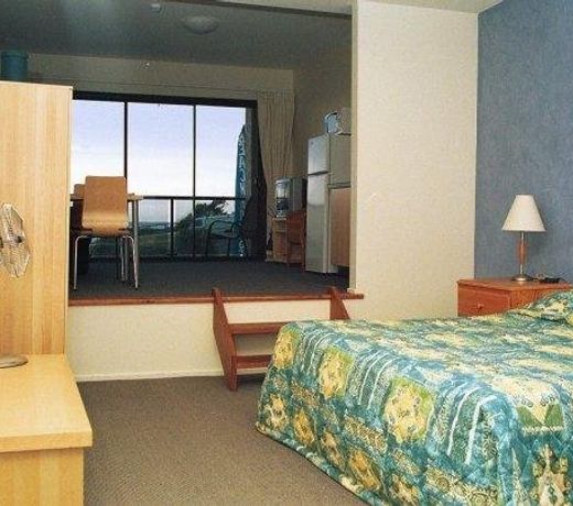 Beach House Mollymook