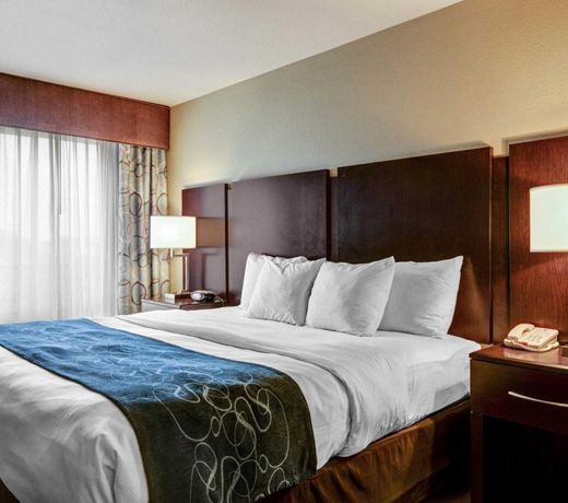Comfort Suites near Hot Springs Park