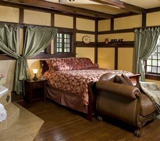Hilltop Manor B&B
