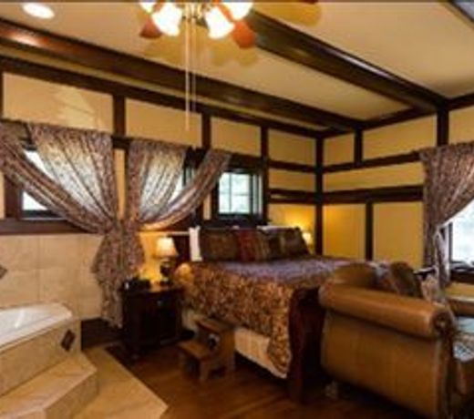 Hilltop Manor B&B