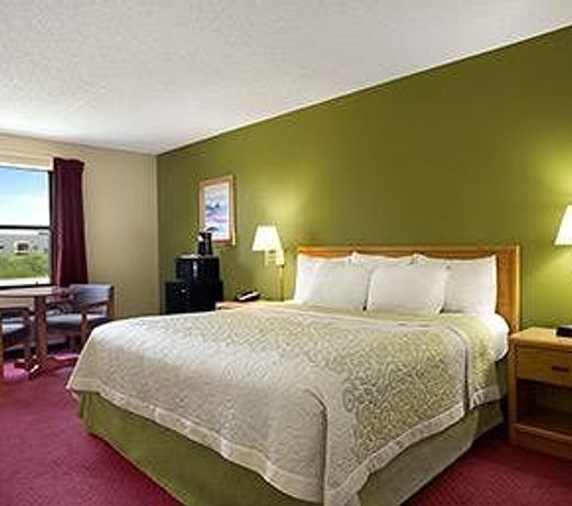 Sky Palace Inn & Suites Wichita North