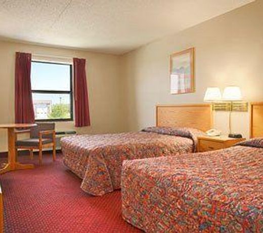 Sky Palace Inn & Suites Wichita North
