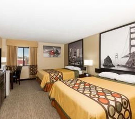 Super 8 by Wyndham Wichita North
