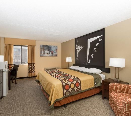 Super 8 by Wyndham Wichita North