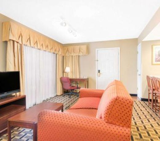 Hawthorn Suites Wichita East