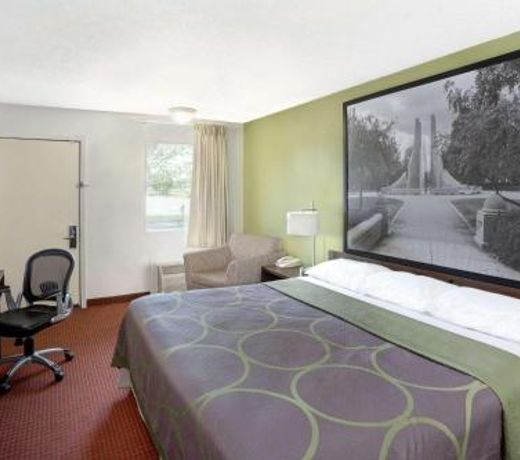 Super 8 by Wyndham Lafayette
