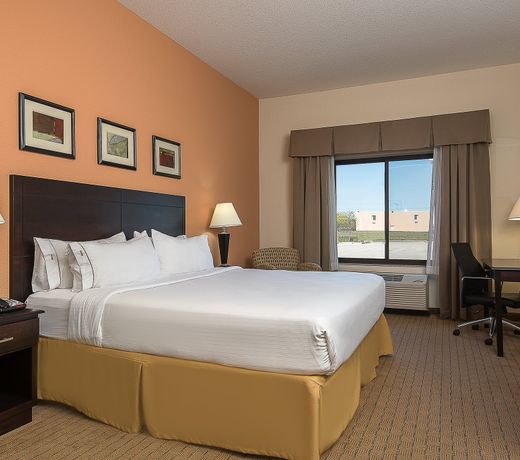 Holiday Inn Express and Suites Lafayette East, an IHG Hotel