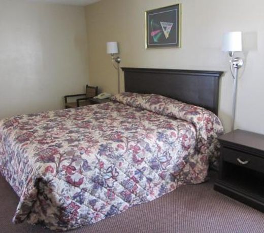 Super 8 by Wyndham Lubbock Civic Center North