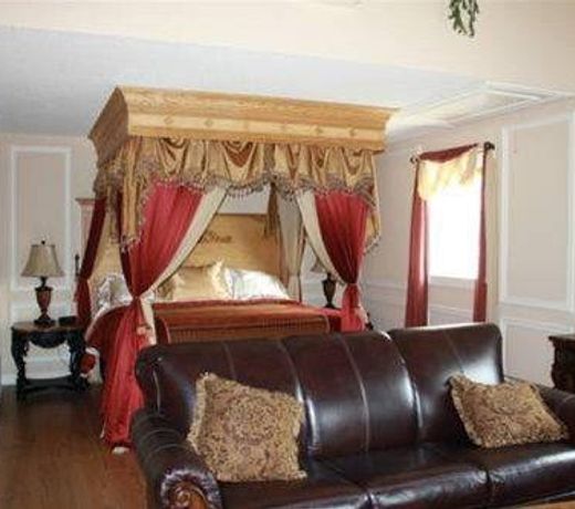 Woodrow House Bed & Breakfast