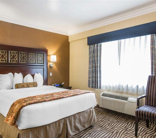 Inn at 50 - Long Beach Convention Center