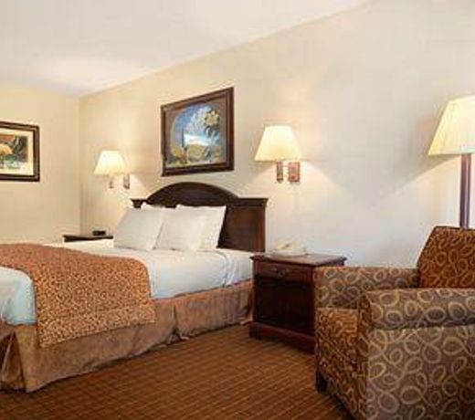 Travelodge by Wyndham Montgomery East