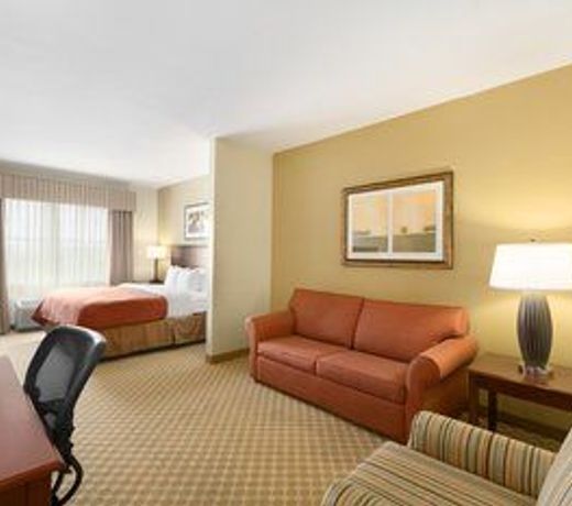 La Quinta Inn & Suites by Wyndham Montgomery