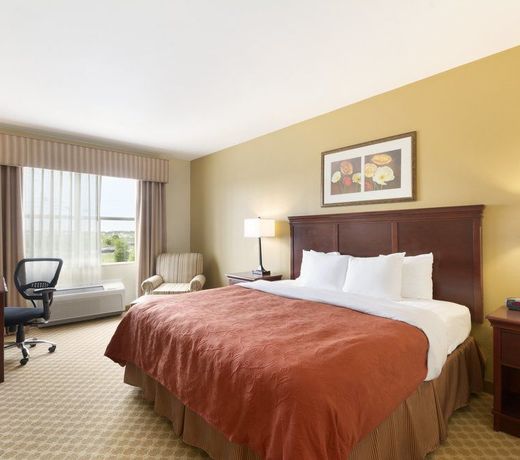 La Quinta Inn & Suites by Wyndham Montgomery