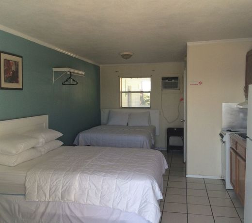 SEASHELL BEACH RESORT