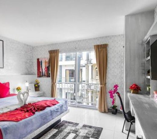 The Shades Bed and Breakfast Boutique Hotel