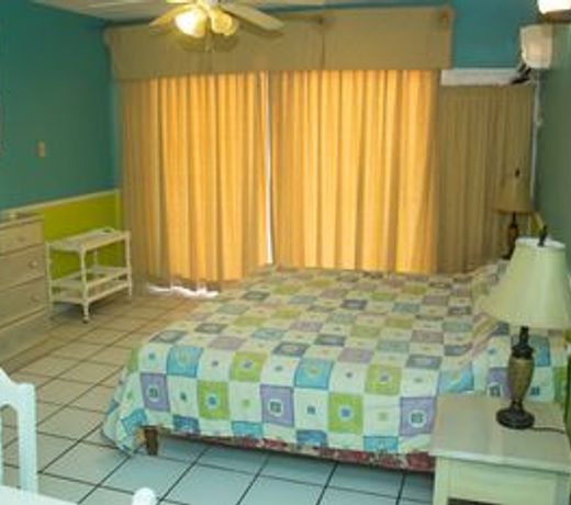 Chrisanns Beach Resort