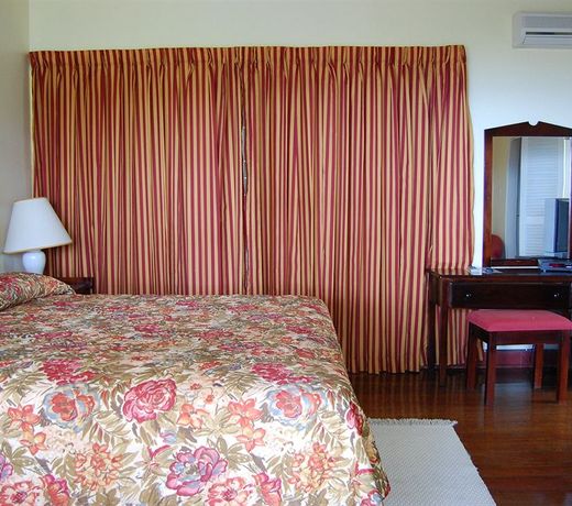 Inn at Shaw Park Gardens & Waterfalls