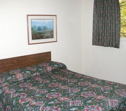 Oaktree Inn and Suites Oklahoma City