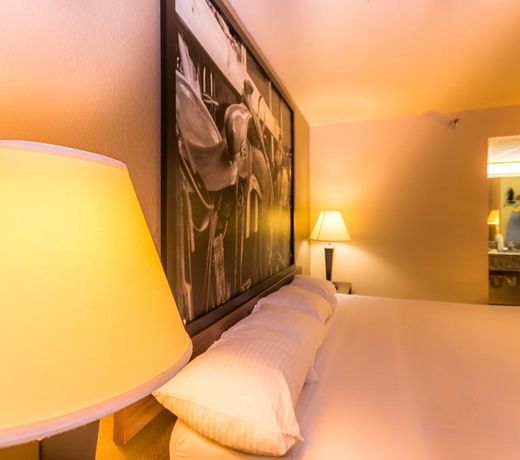 Super 8 by Wyndham Oklahoma Airport Fairgrounds West