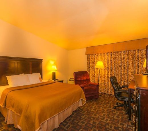 Howard Johnson by Wyndham Oklahoma City OKC Airport, Fairgrounds, I40