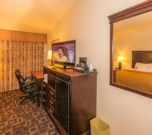 Howard Johnson by Wyndham Oklahoma City OKC Airport, Fairgrounds, I40