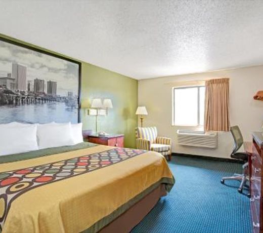 Super 8 by Wyndham Newport News/Jefferson Ave.