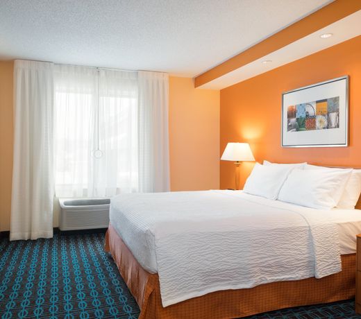 Fairfield Inn & Suites by Marriott State College