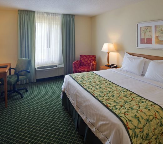 Fairfield Inn & Suites by Marriott State College