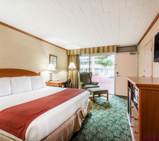 Ramada by Wyndham State College Hotel & Conference Center