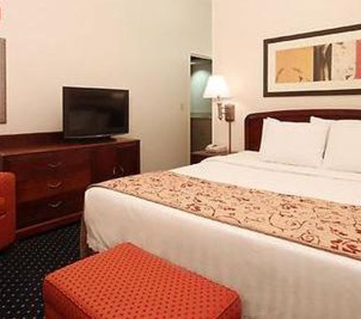 Courtyard by Marriott Topeka
