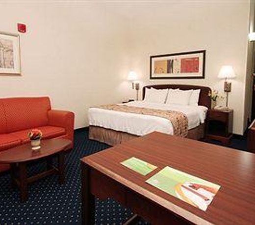 Courtyard by Marriott Topeka