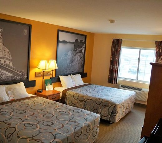 Super 8 by Wyndham Topeka at Forbes Landing