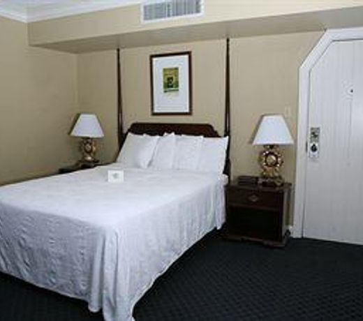 Senate Luxury Suites