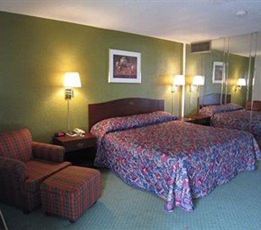 Plaza Inn