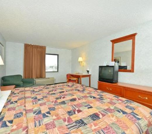 Days Inn by Wyndham Topeka