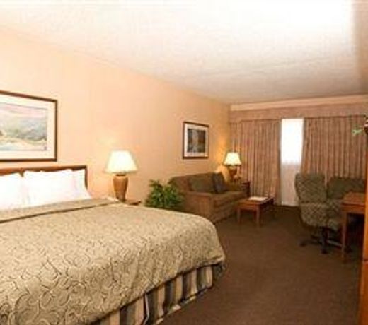Hotel Topeka at City Center