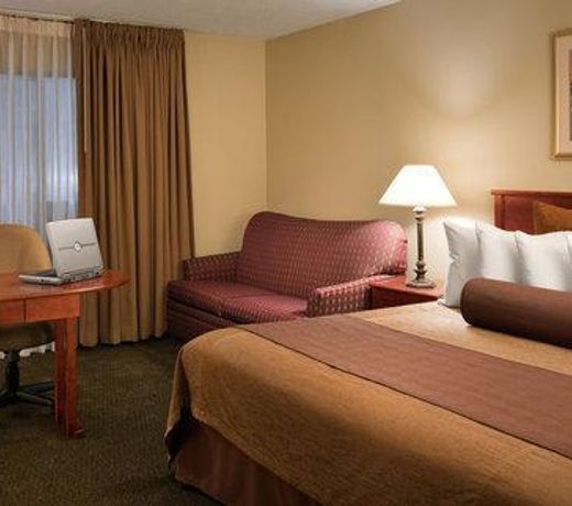 ClubHouse Inn & Suites Topeka