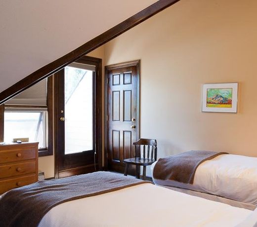 Elk Mountain Lodge