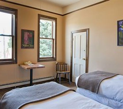 Elk Mountain Lodge
