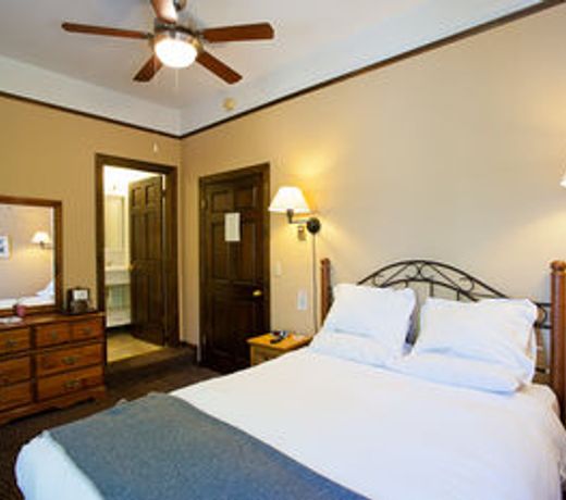 Elk Mountain Lodge